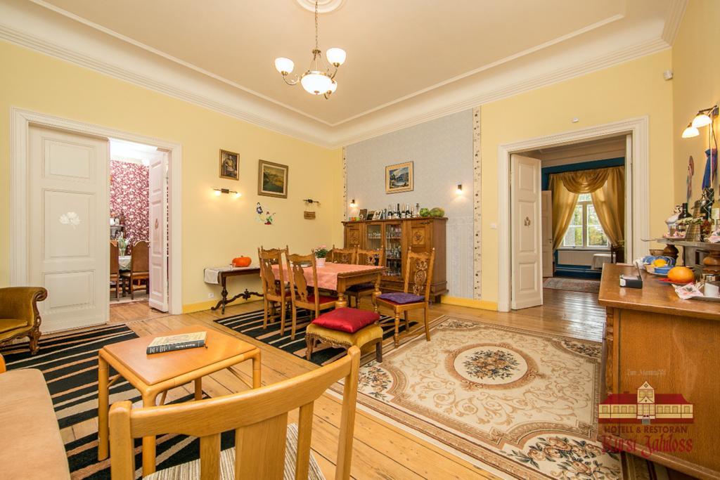 Готель Kursi Hunting Manor Puurmani Екстер'єр фото